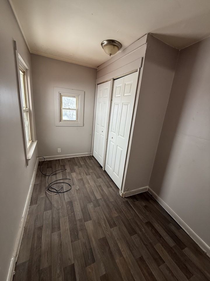 239 Hamilton St #4 - Photo 3 of 11