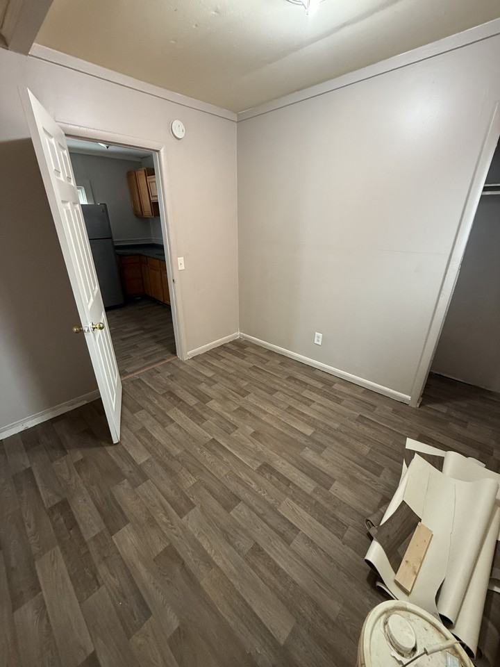 239 Hamilton St #4 - Photo 5 of 11