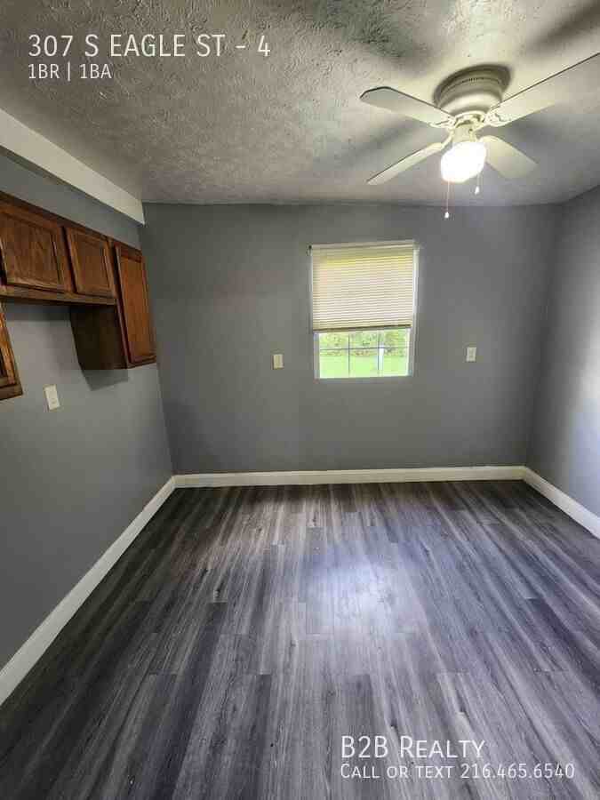 307 S Eagle St #4 - Photo 4 of 16