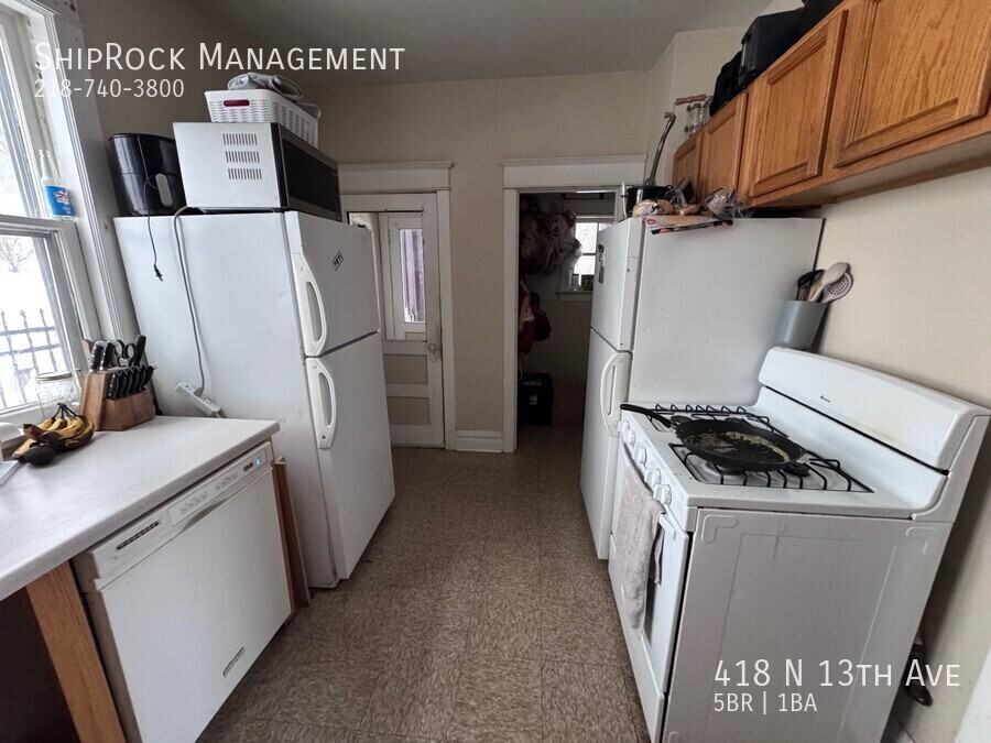 418 N 13th Ave E - Photo 7 of 15