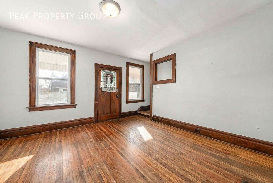 396 East Northwood Avenue - Photo 3 of 17