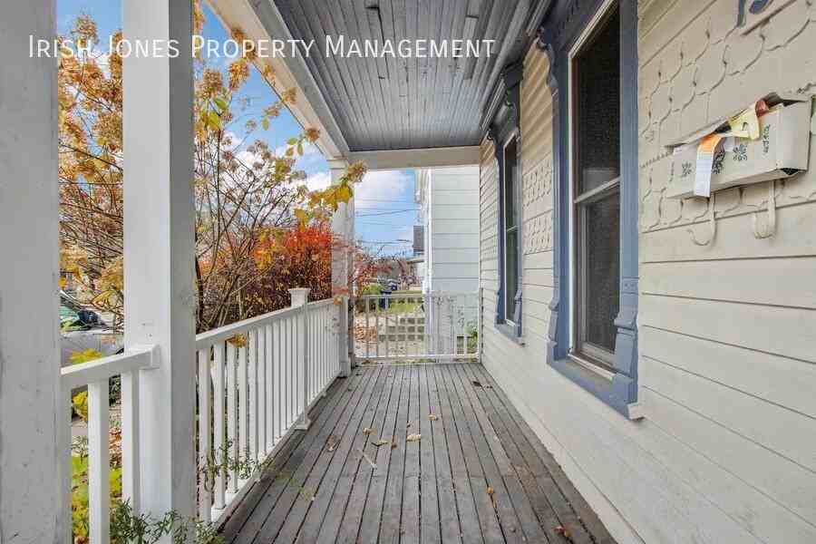 138 Weimar St - Photo 2 of 25