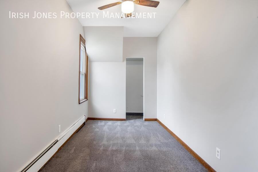 138 Weimar St - Photo 5 of 25