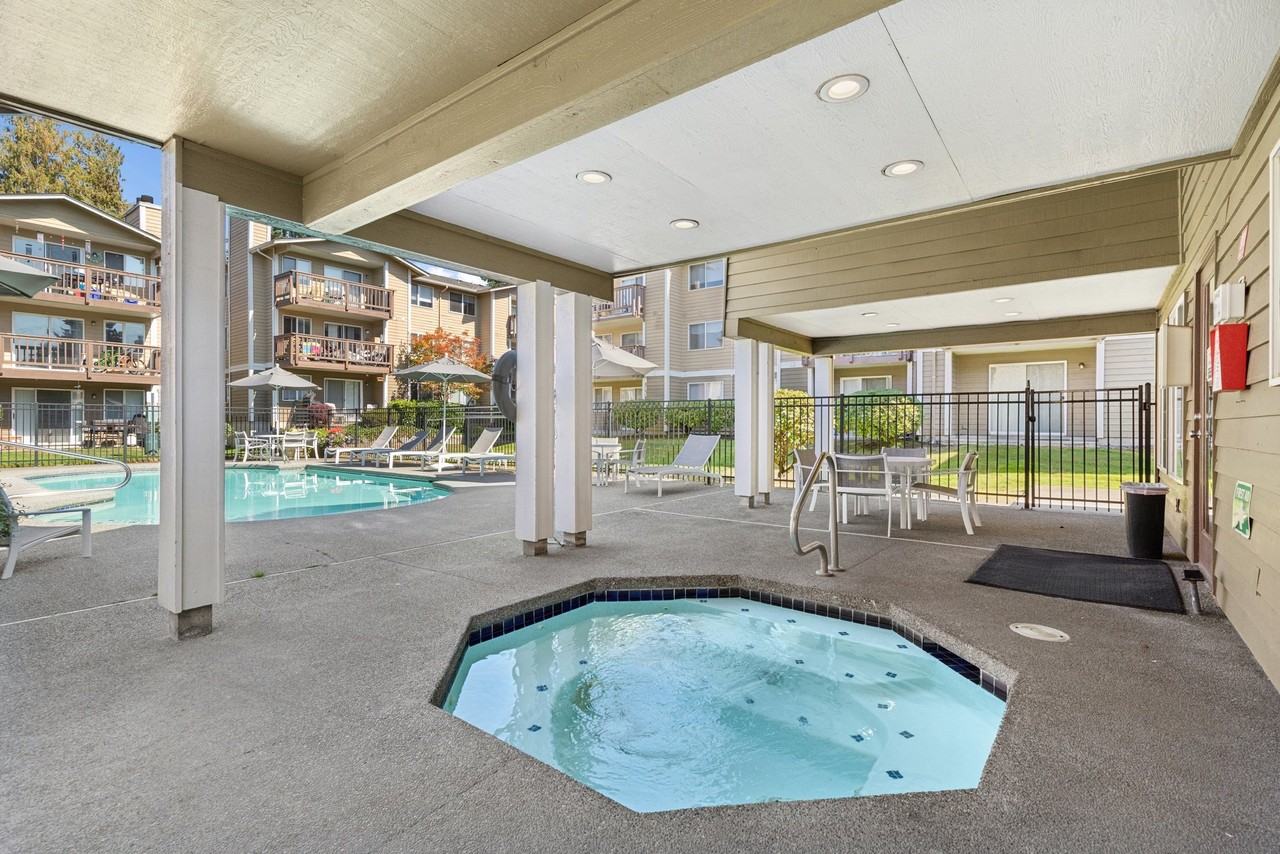 Mirabella - Photo 5 of 30