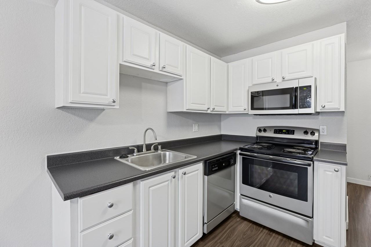 Nickel Creek - Photo 7 of 35