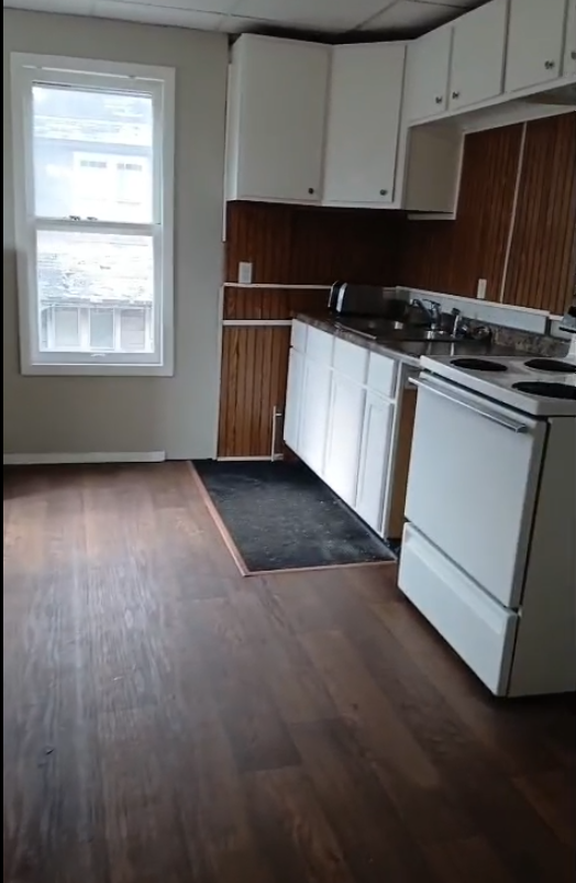 155 Richmond Avenue - Photo 3 of 4