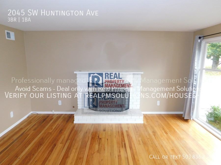 2045 Southwest Huntington Avenue - Photo 6 of 41