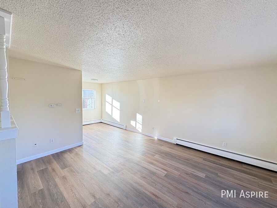 2129 Dexter Dr #B - Photo 2 of 14