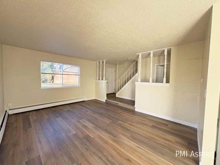 2129 Dexter Dr #B - Photo 3 of 14