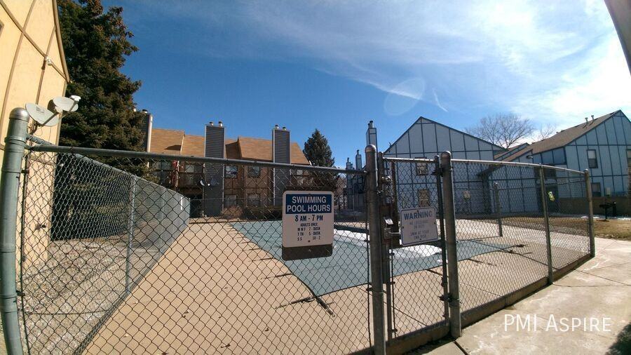 225 East 8th Avenue - Photo 4 of 4