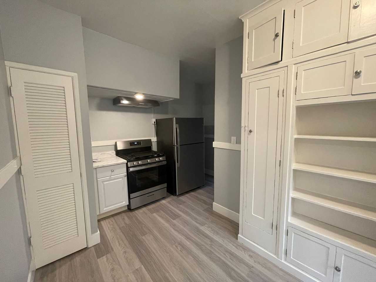 381 E Reed St - Photo 4 of 6