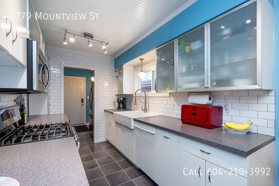2779 Mountview Street - Photo 3 of 20