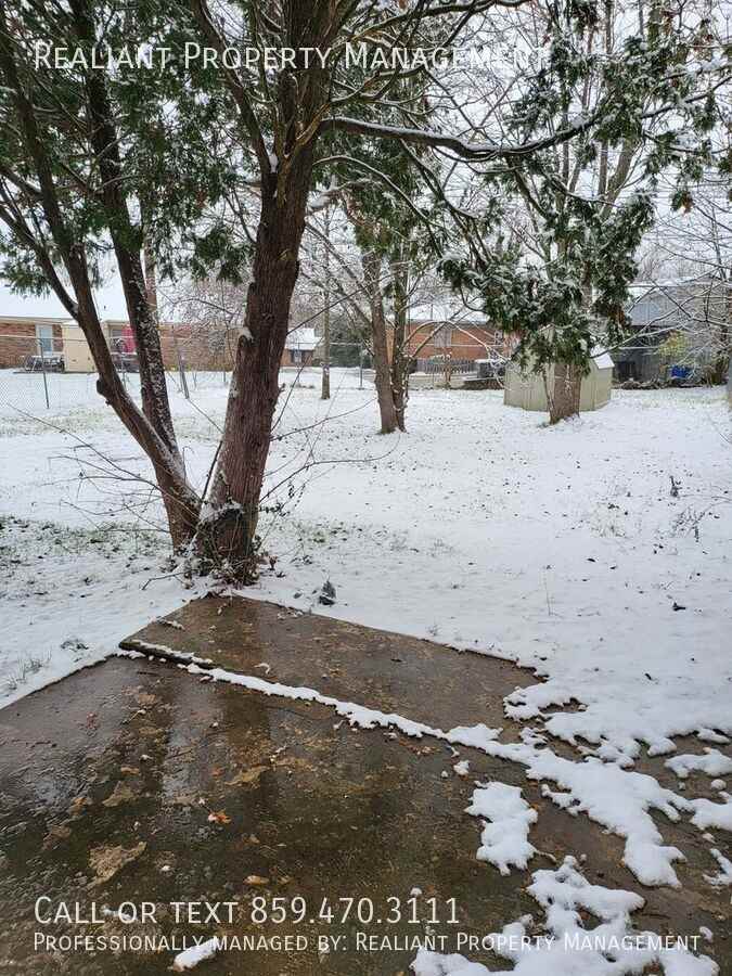 3107 Glenridge Cir - Photo 6 of 15