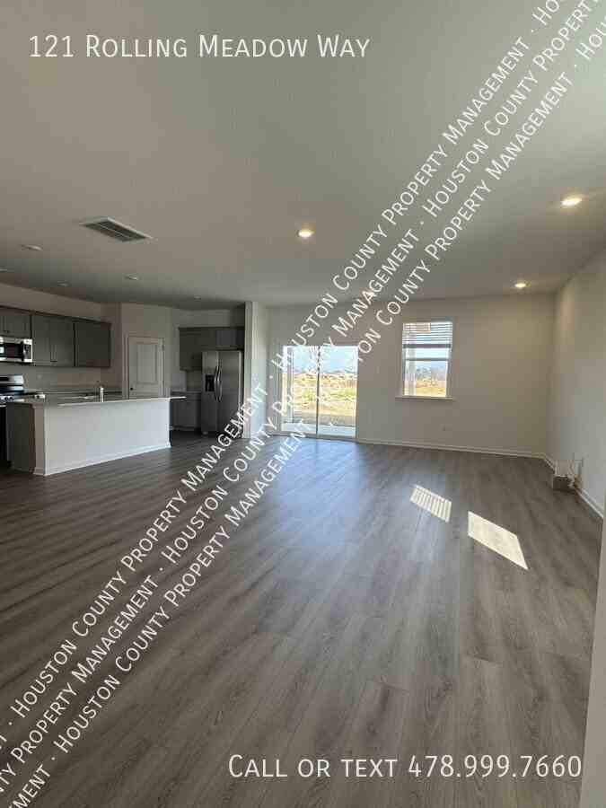 121 Rolling Meadow Way - Photo 2 of 10