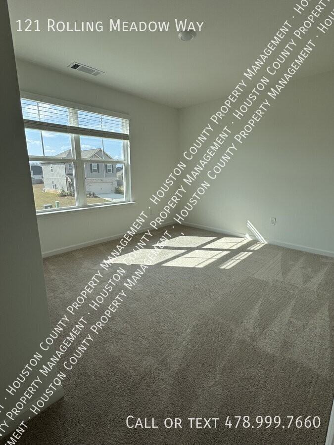 121 Rolling Meadow Way - Photo 5 of 10