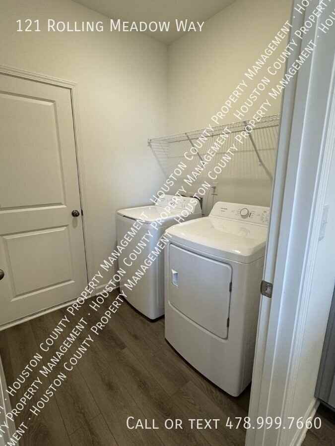 121 Rolling Meadow Way - Photo 6 of 10