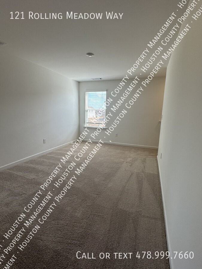 121 Rolling Meadow Way - Photo 7 of 10