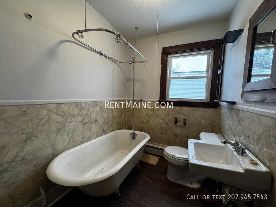 172 College Ave #4 - Photo 7 of 9