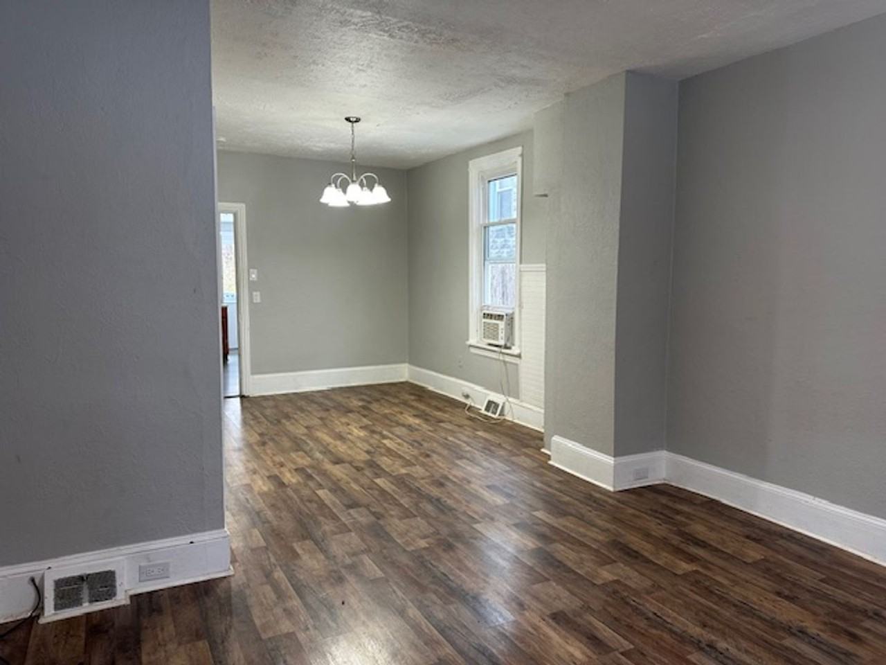 737 Girard St - Photo 2 of 15