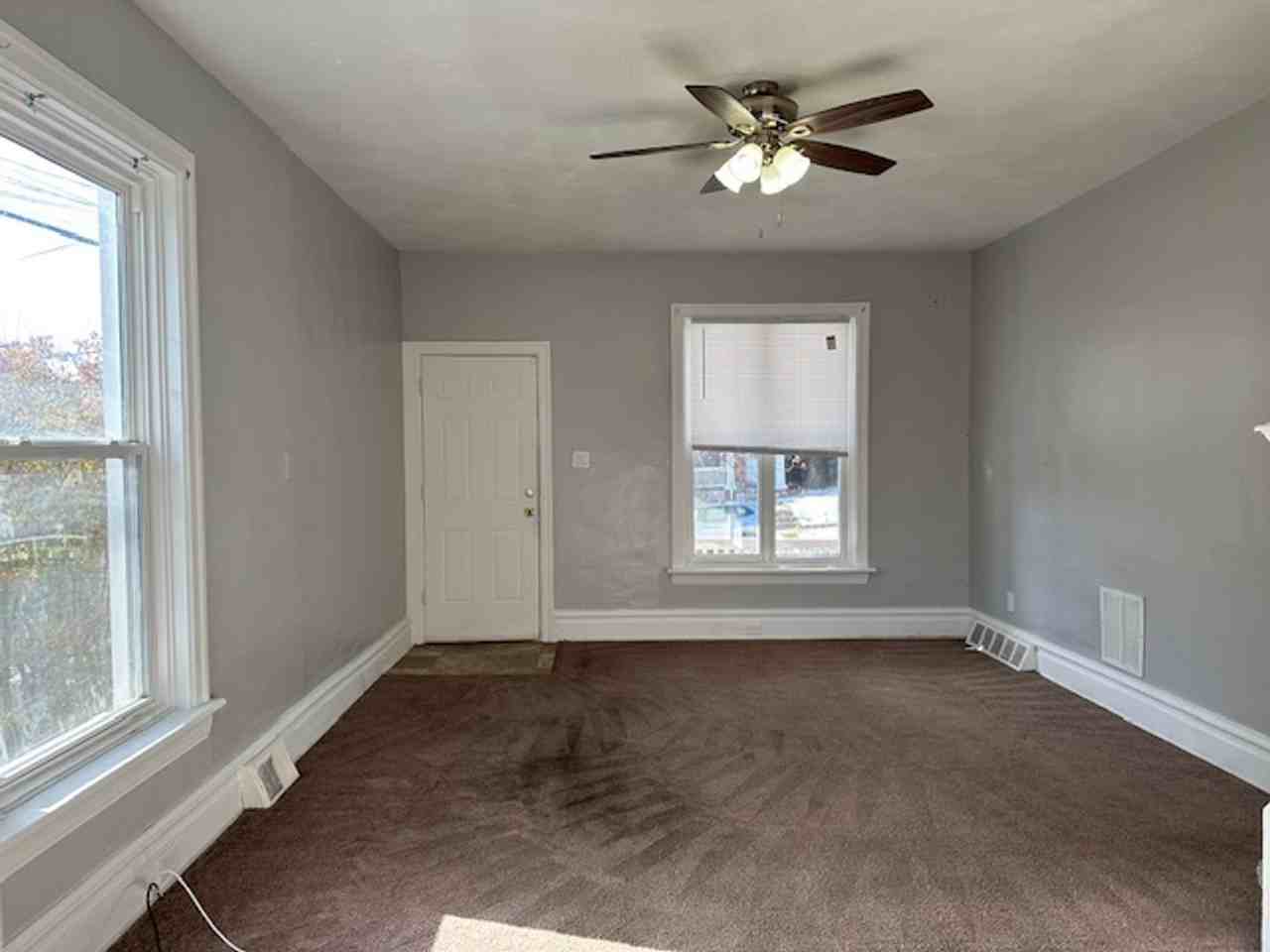 231 S 19th St - Photo 3 of 13