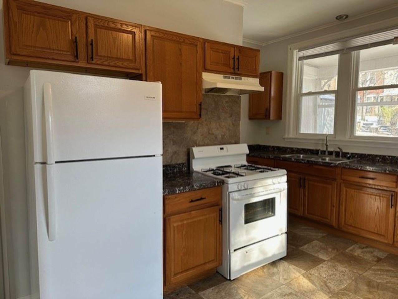 231 S 19th St - Photo 7 of 13