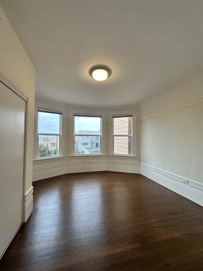 1966 Union St #B - Photo 5 of 12