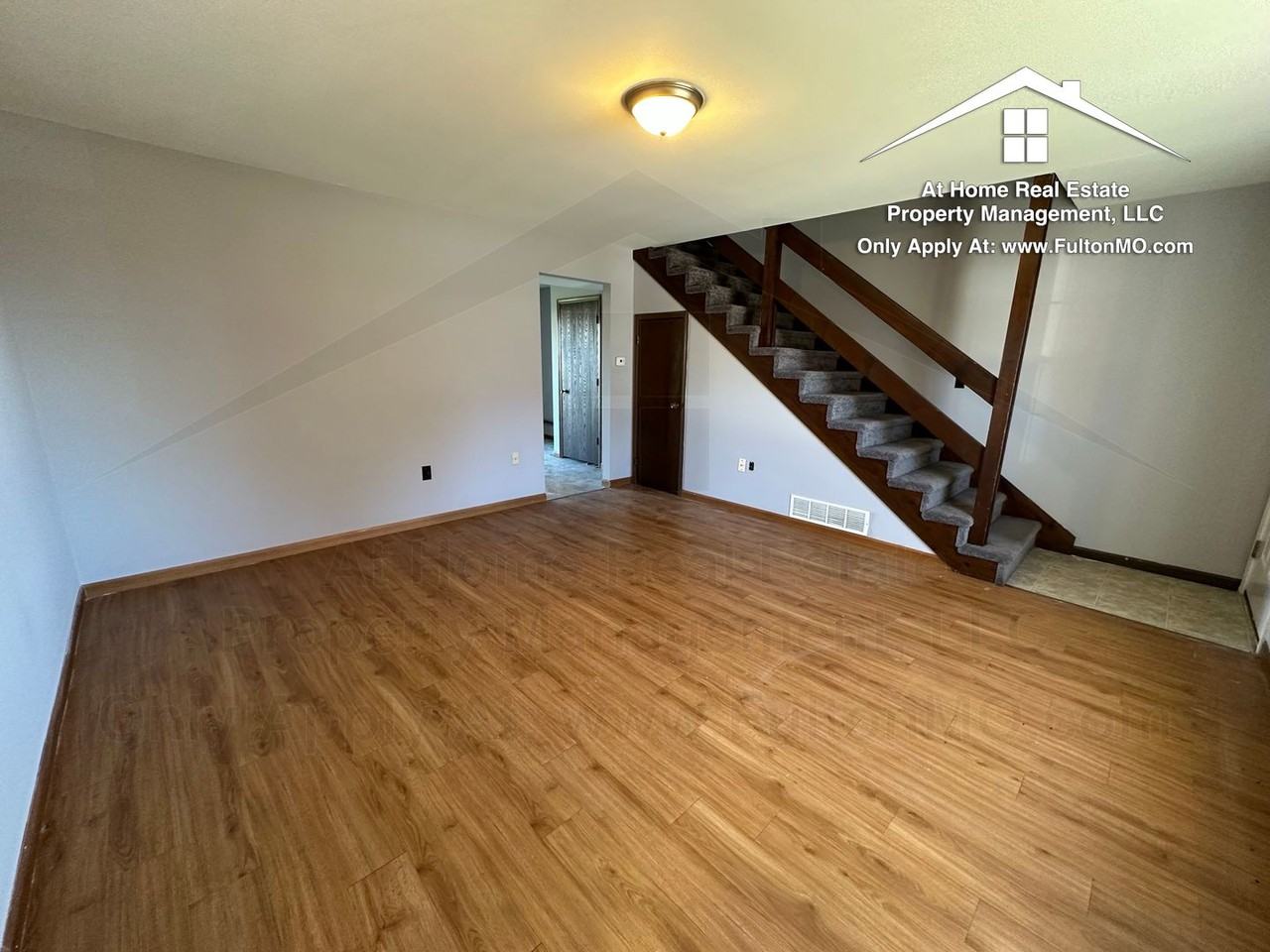 531 Collier Ln - Photo 2 of 22