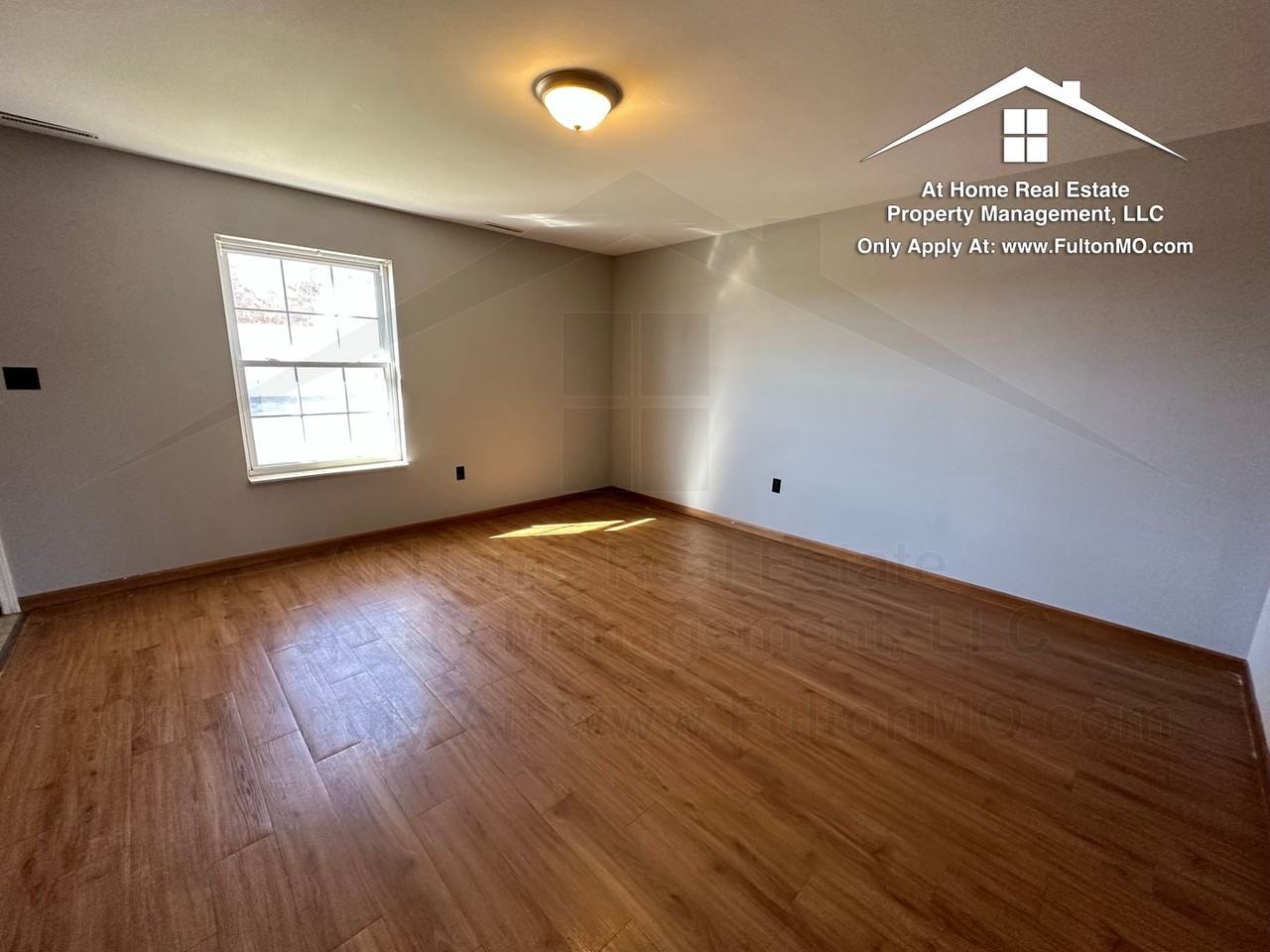 531 Collier Ln - Photo 4 of 22