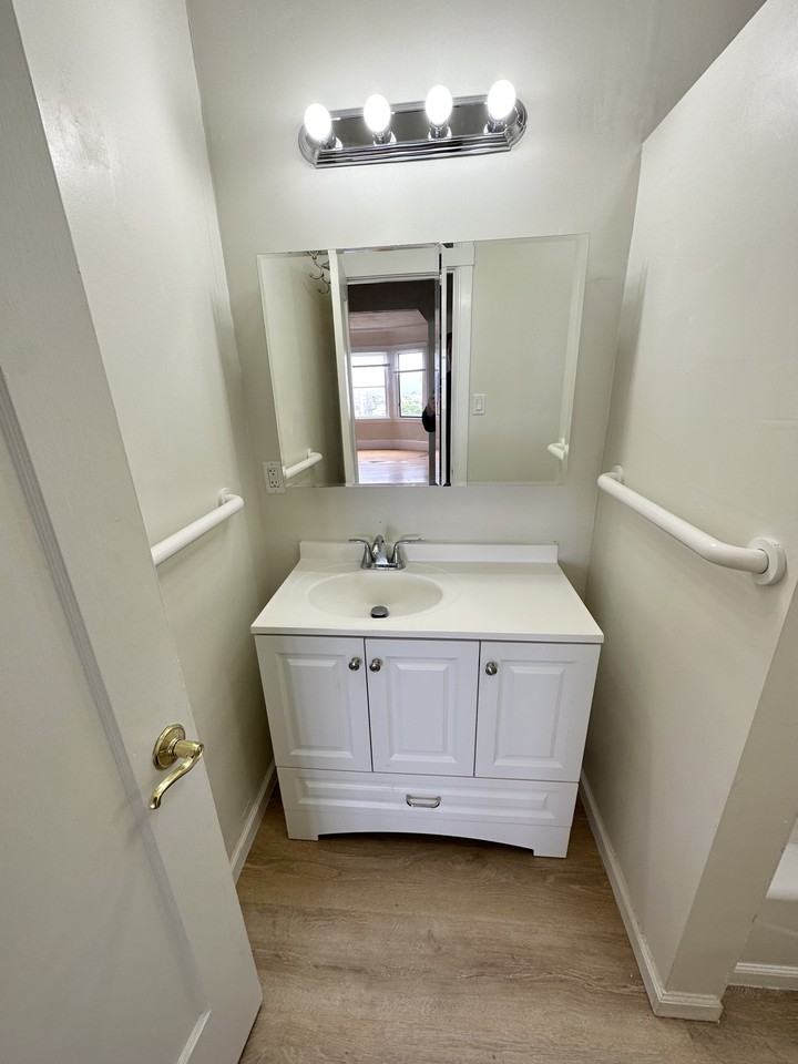 2530 Balboa Street #4 - Photo 6 of 7