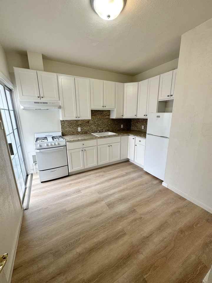 2530 Balboa Street #4 - Photo 3 of 7