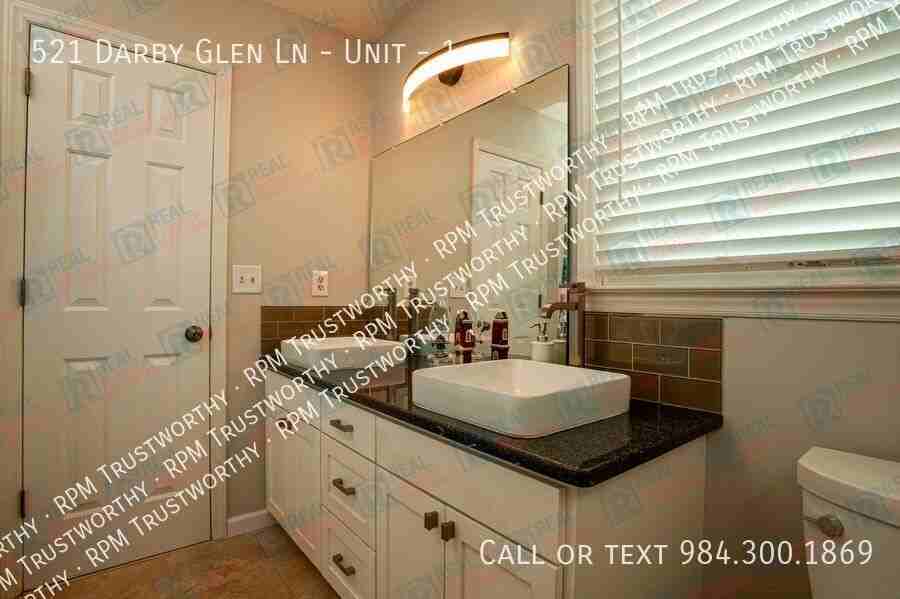 521 Darby Glen Lane #1 - Photo 4 of 24