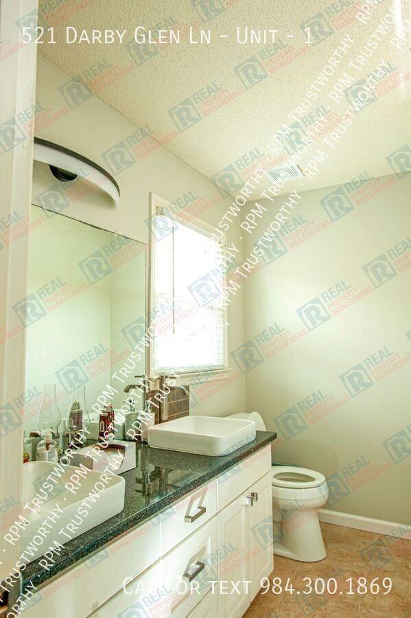 521 Darby Glen Lane #1 - Photo 5 of 24