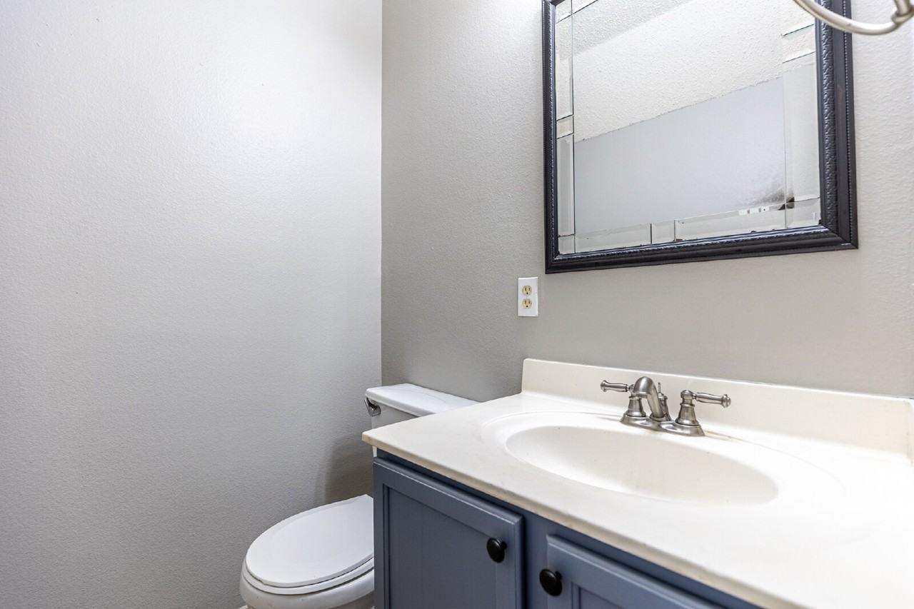 8423 Parry Path - Photo 7 of 36