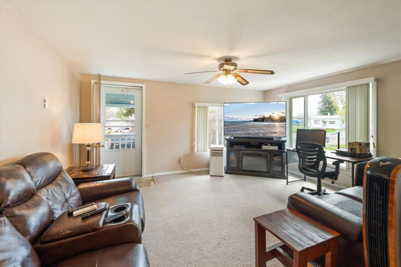 604 Michigan Ave #1 - Photo 3 of 6