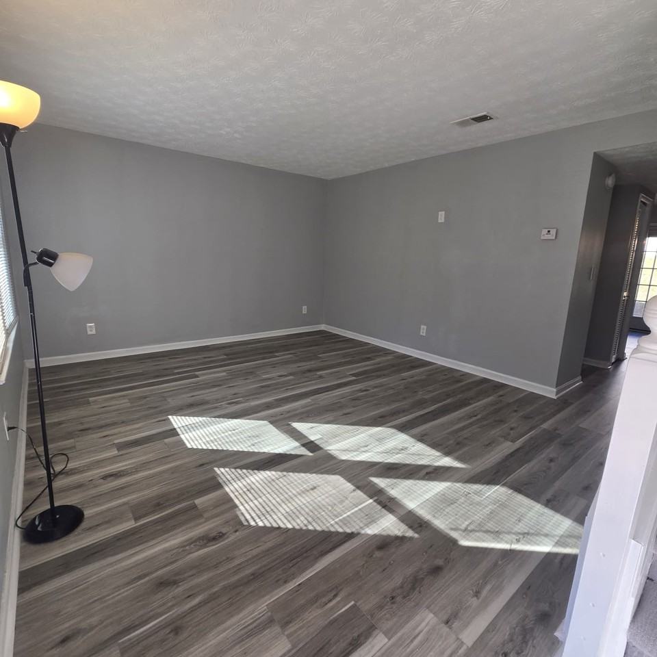 116 Hudson Bridge Ct - Photo 2 of 15