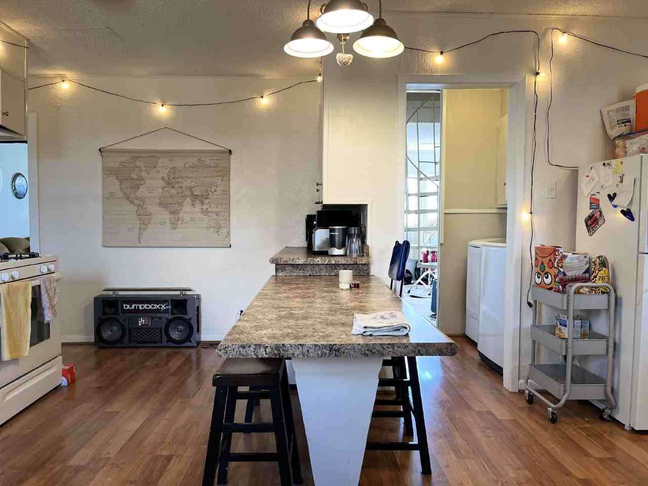 1724 28th St - Photo 7 of 25