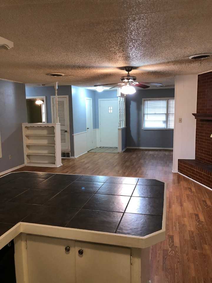 3020 45th St - Photo 5 of 20