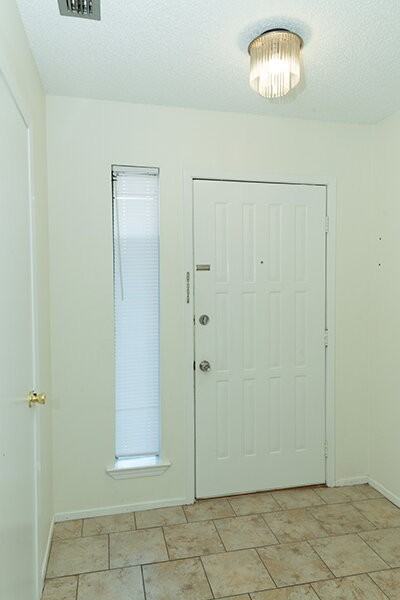 419 Hollywood Blvd Nw - Photo 2 of 23