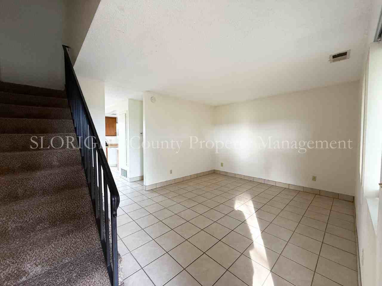 1046 N O St - Photo 3 of 12