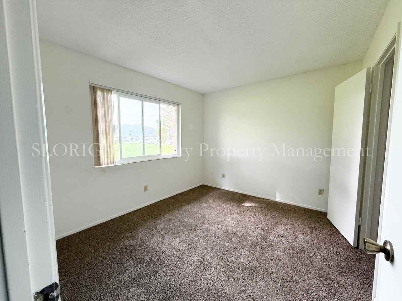 1046 N O St - Photo 7 of 12