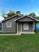 featured image of 614 West Peach Street