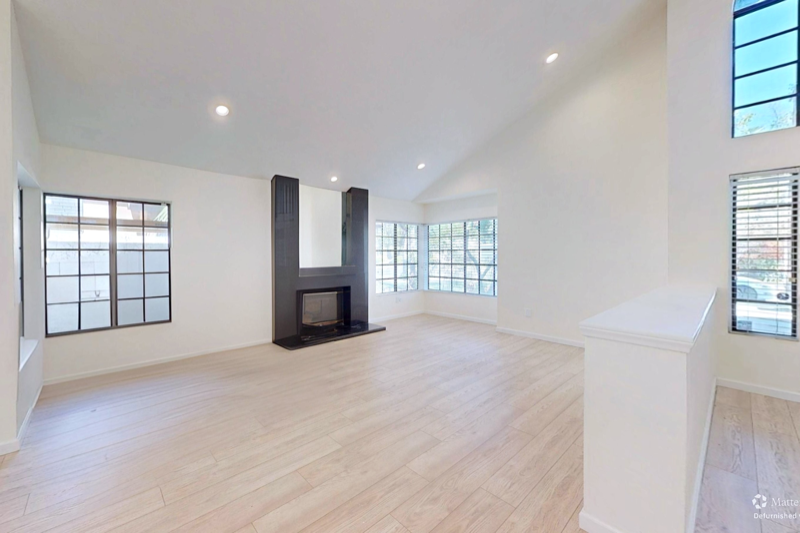 5813 Serrania Ave - Photo 5 of 33