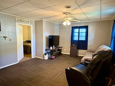 2776 Medford St - Photo 3 of 17