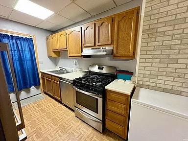 2776 Medford St - Photo 7 of 17