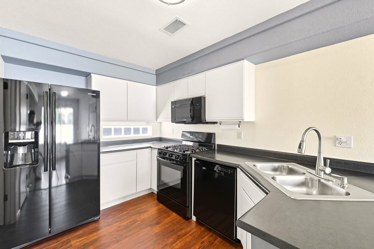 4799 Orleans St - Photo 7 of 27