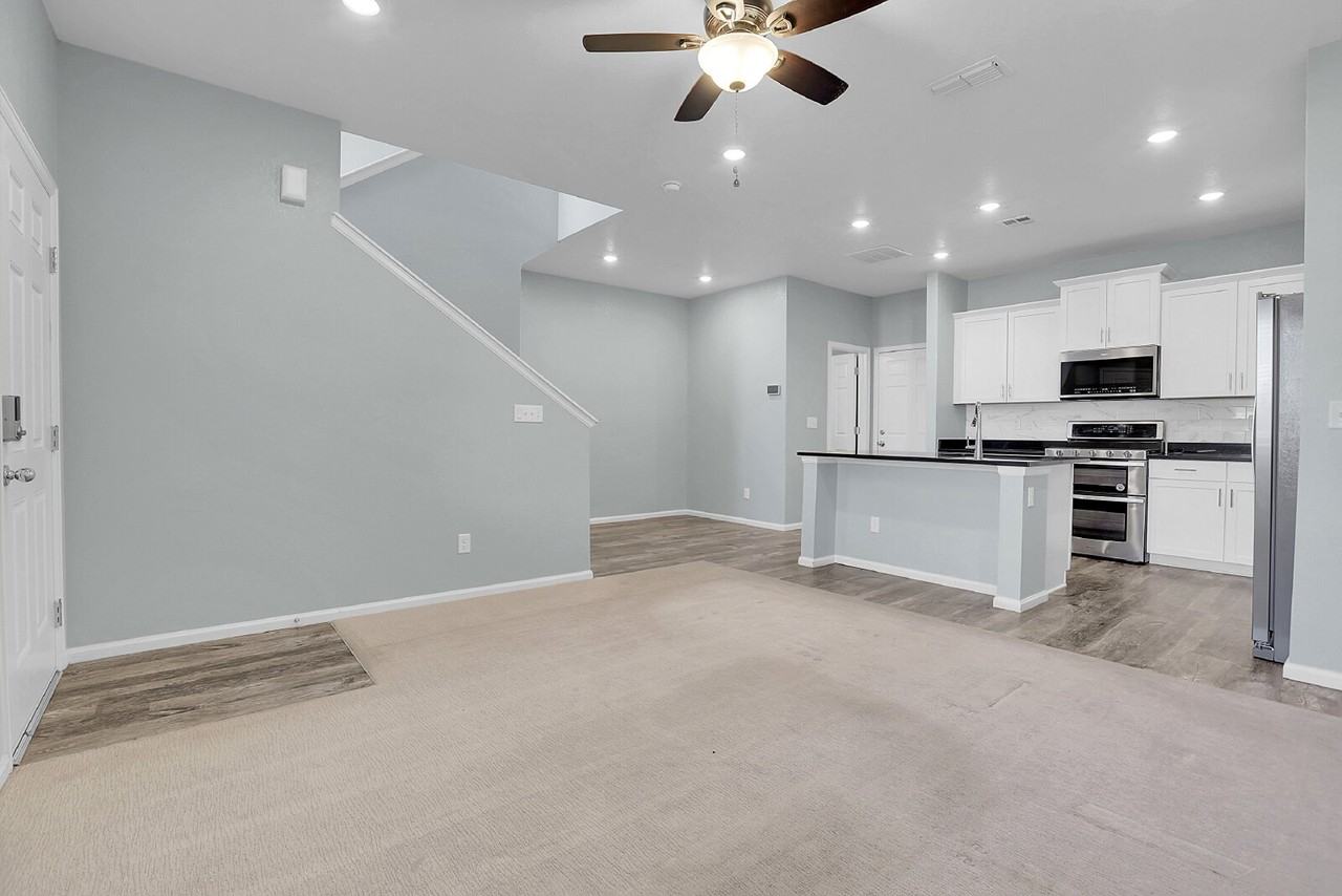 21556 E 59th Pl - Photo 7 of 35