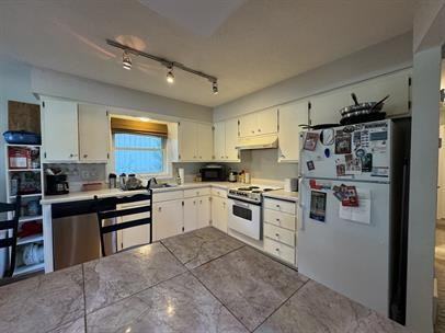 5900 Cedar Lake Road - Photo 3 of 10