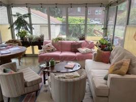 featured image of 980 East 6th Street