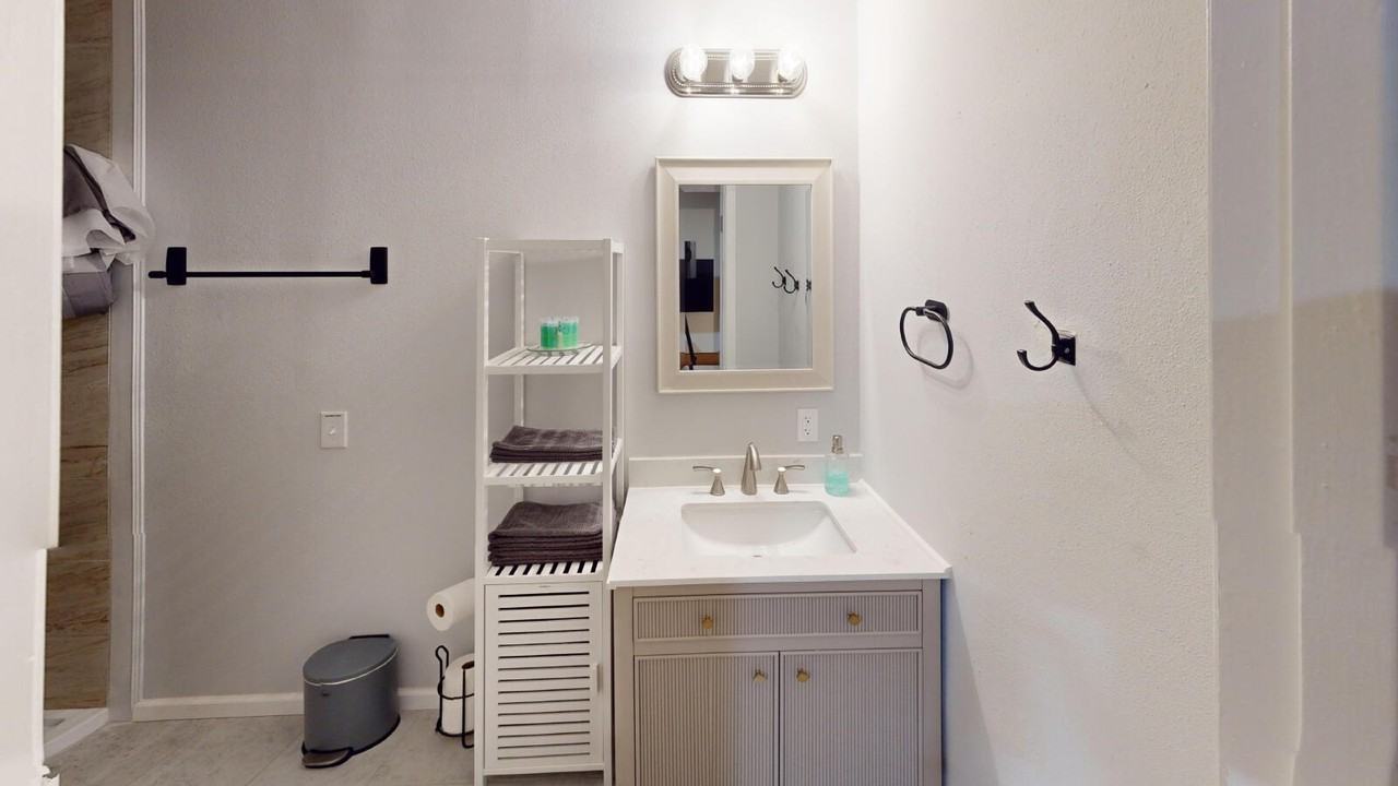 3900 Baywoods Drive - Photo 7 of 13