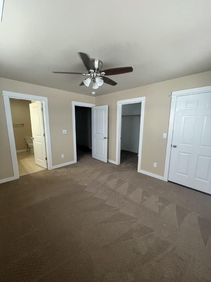 4022 Sunstone St - Photo 4 of 13